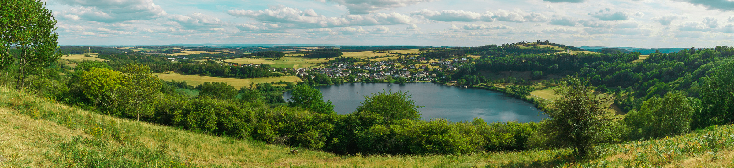 Blick auf das Schalkenmehrener Maar
